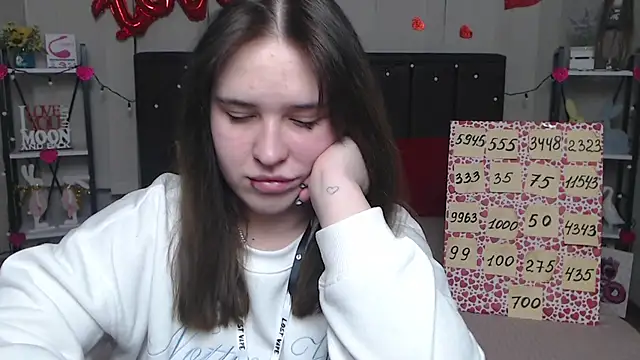 LauraHlot online show from 03.06.25