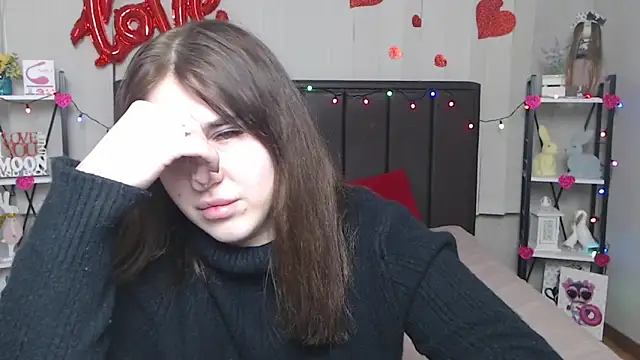 LauraHlot online show from 03.22.25