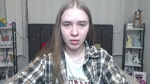 LauraHlot online show from 09.11.25