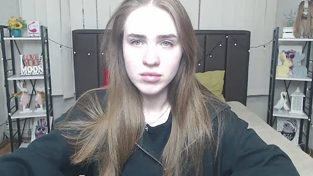 LauraHlot online show from 10.07.25