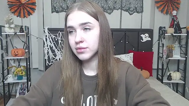 LauraHlot online show from 10.20.25