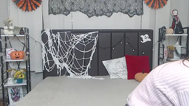 LauraHlot online show from 11.01.25