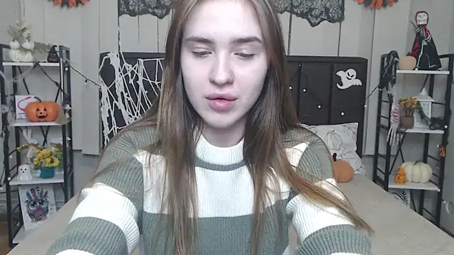 LauraHlot online show from 11.12.25