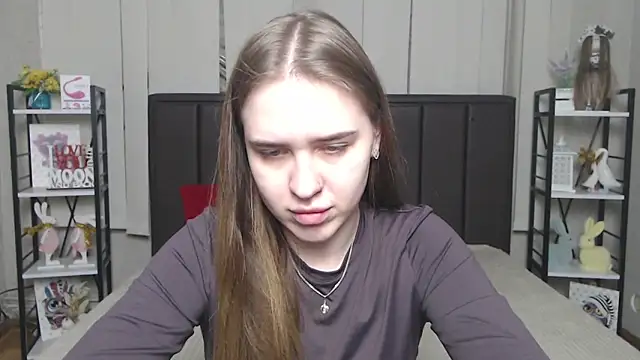 LauraHlot online show from 11.27.25