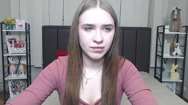 LauraHlot online show from 12.04.25