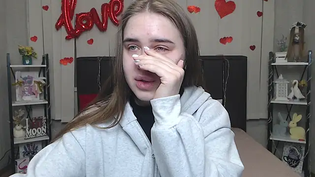 LauraHlot online show from 02.22.26