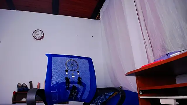 anyaadamss online show from 02.07.25