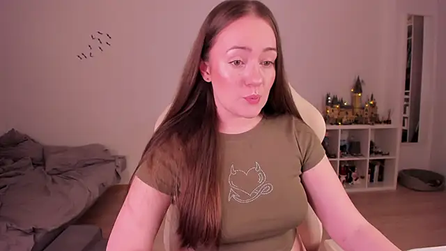 Snapshot of WalkingGirl chatting on 11.05.25 WalkingGirl online show from 11.05.25