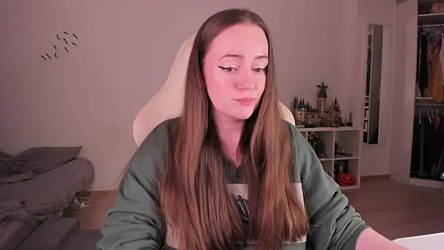 WalkingGirl online show from 11.28.25