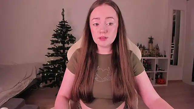 WalkingGirl online show from 12.18.25