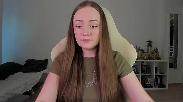 WalkingGirl online show from 03.15.26