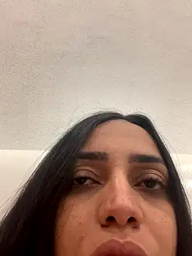 Snapshot of Naninhapk chatting on 11.10.25 Naninhapk online show from 11.10.25