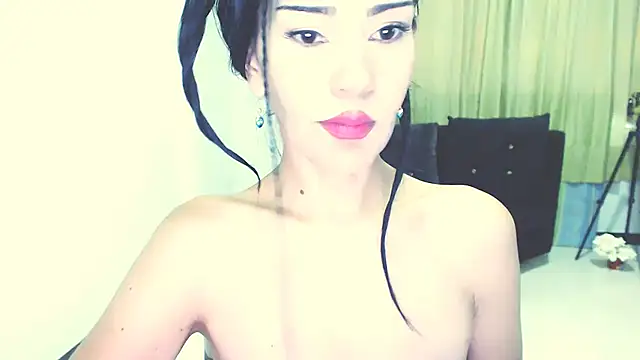 Stephanie520 online show from 02.14.25