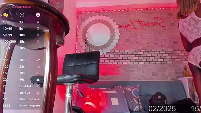 Snapshot of Karla-Ebony chatting on 02.15.25 Karla-Ebony online show from 02.15.25