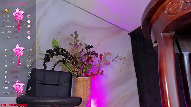 Snapshot of Karla-Ebony chatting on 09.10.25 Karla-Ebony online show from 09.10.25