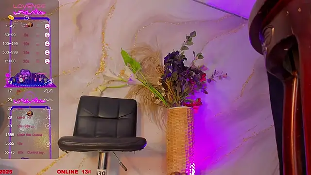 Snapshot of Karla-Ebony chatting on 09.13.25 Karla-Ebony online show from 09.13.25