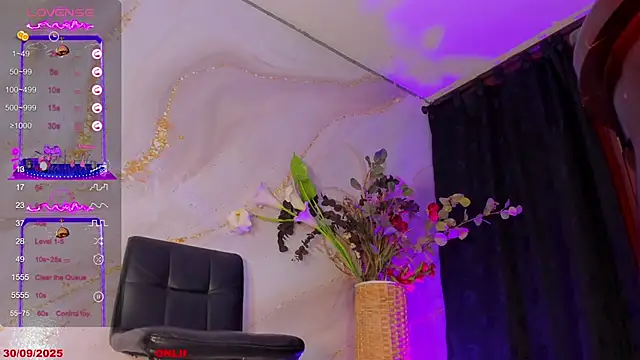 Snapshot of Karla-Ebony chatting on 09.30.25 Karla-Ebony online show from 09.30.25