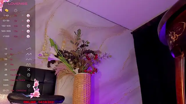 Snapshot of Karla-Ebony chatting on 10.14.25 Karla-Ebony online show from 10.14.25