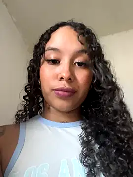 MarieLeon online show from 10.04.25