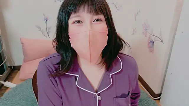 Snapshot of hazuki_8008 chatting on 12.11.24 hazuki 8008 online show from 12.11.24