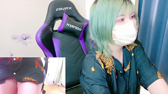 Snapshot of hazuki_8008 chatting on 09.29.25 hazuki 8008 online show from 09.29.25