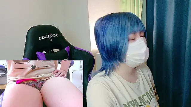 Snapshot of hazuki_8008 chatting on 10.16.25 hazuki 8008 online show from 10.16.25