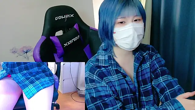 Snapshot of hazuki_8008 chatting on 10.24.25 hazuki 8008 online show from 10.24.25