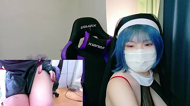 Snapshot of hazuki_8008 chatting on 10.31.25 hazuki 8008 online show from 10.31.25