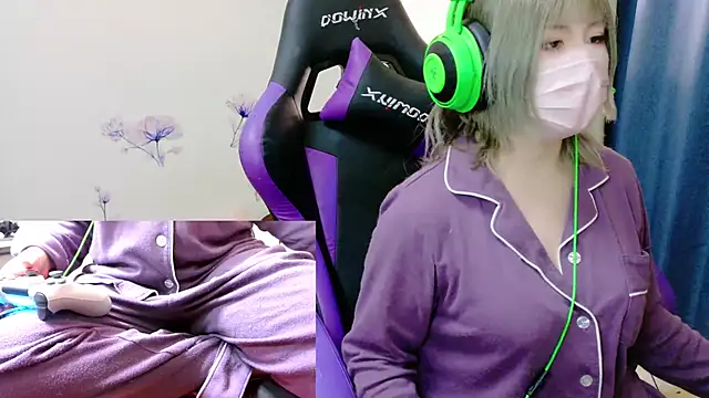 Snapshot of hazuki_8008 chatting on 02.25.26 hazuki 8008 online show from 02.25.26