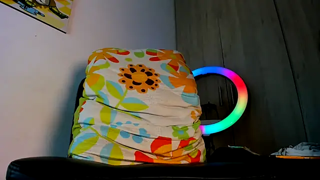 Snapshot of m1tsur1 chatting on 10.19.25 m1tsur1 online show from 10.19.25