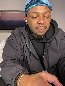 Snapshot of MobyDxck chatting on 01.11.25 MobyDxck online show from 01.11.25