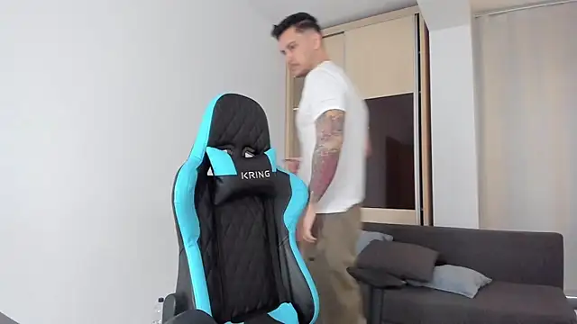 Snapshot of MatMalonne chatting on 01.10.25 MatMalonne online show from 01.10.25