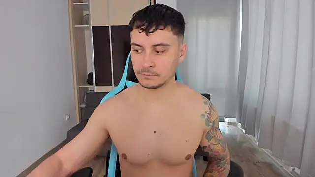 Snapshot of MatMalonne chatting on 01.10.25 MatMalonne online show from 01.10.25