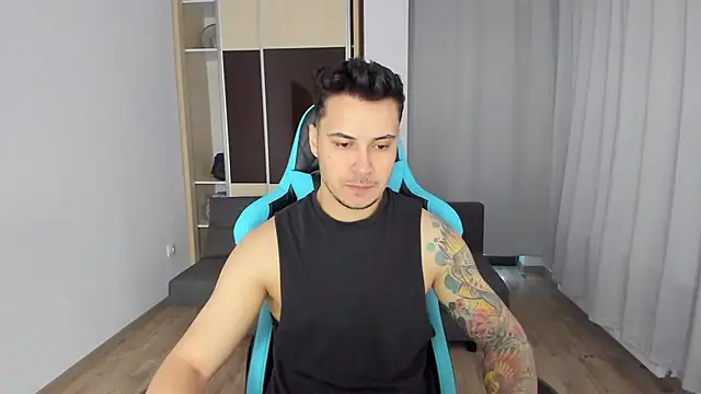 Snapshot of MatMalonne chatting on 01.12.25 MatMalonne online show from 01.12.25