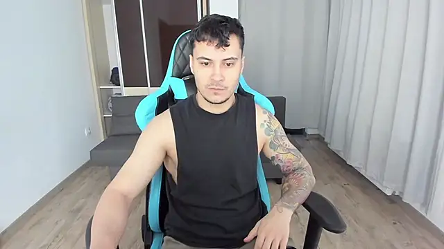 Snapshot of MatMalonne chatting on 01.14.25 MatMalonne online show from 01.14.25