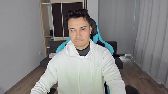 Snapshot of MatMalonne chatting on 01.15.25 MatMalonne online show from 01.15.25