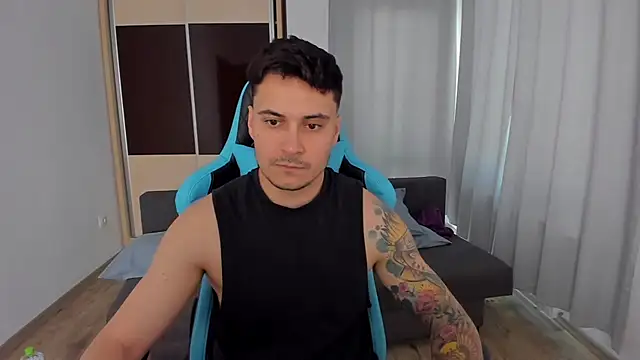 Snapshot of MatMalonne chatting on 01.19.25 MatMalonne online show from 01.19.25