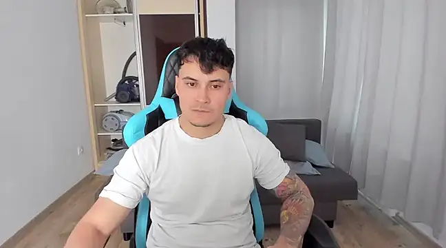 Snapshot of MatMalonne chatting on 01.20.25 MatMalonne online show from 01.20.25