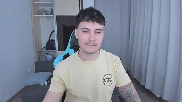 Snapshot of MatMalonne chatting on 01.24.25 MatMalonne online show from 01.24.25