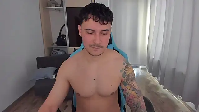 Snapshot of MatMalonne chatting on 01.27.25 MatMalonne online show from 01.27.25