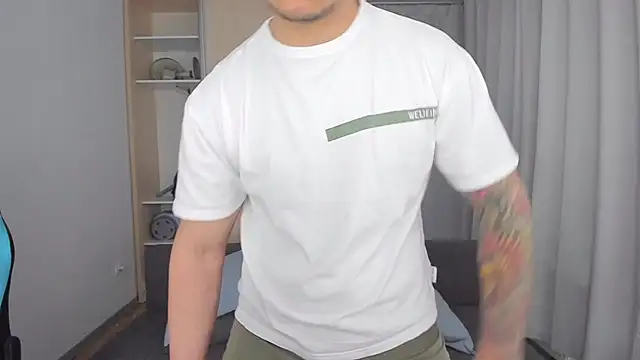 Snapshot of MatMalonne chatting on 01.28.25 MatMalonne online show from 01.28.25