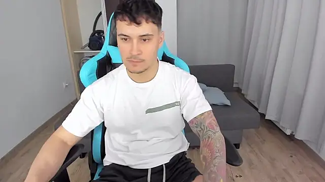 Snapshot of MatMalonne chatting on 01.29.25 MatMalonne online show from 01.29.25