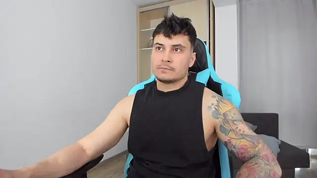 Snapshot of MatMalonne chatting on 02.01.25 MatMalonne online show from 02.01.25