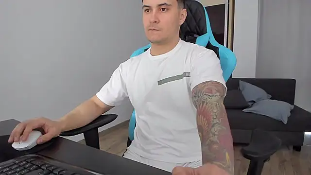 Snapshot of MatMalonne chatting on 02.03.25 MatMalonne online show from 02.03.25