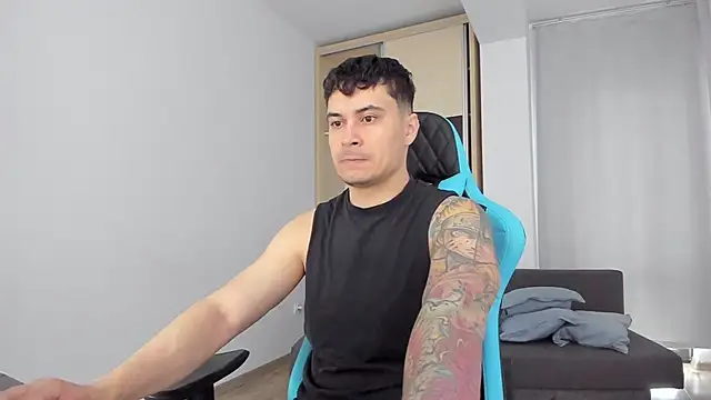 Snapshot of MatMalonne chatting on 02.04.25 MatMalonne online show from 02.04.25