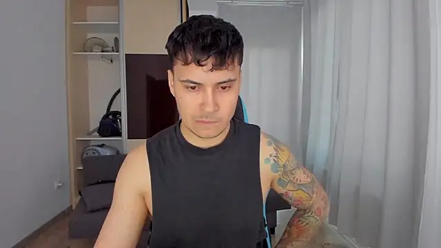 Snapshot of MatMalonne chatting on 02.04.25 MatMalonne online show from 02.04.25