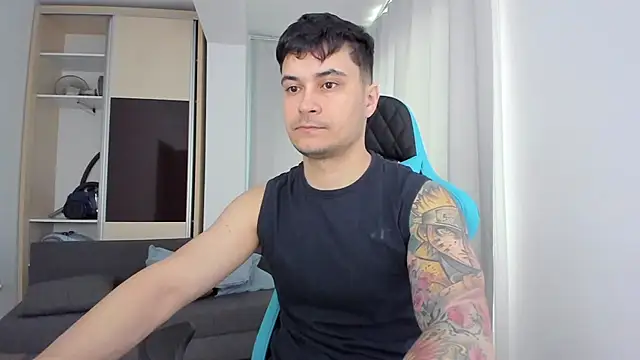 Snapshot of MatMalonne chatting on 02.05.25 MatMalonne online show from 02.05.25