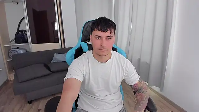 Snapshot of MatMalonne chatting on 02.05.25 MatMalonne online show from 02.05.25