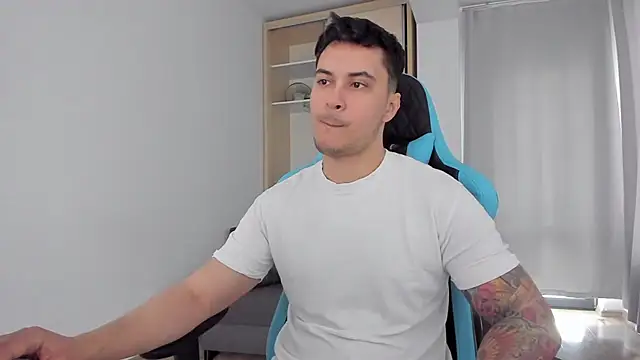 Snapshot of MatMalonne chatting on 02.06.25 MatMalonne online show from 02.06.25