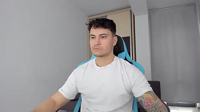 Snapshot of MatMalonne chatting on 02.07.25 MatMalonne online show from 02.07.25